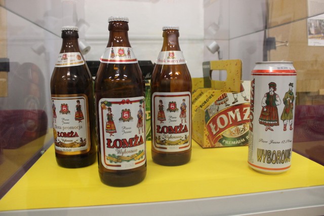 Ogromną część ekspozycji poświęcono butelkom po piwie i szklankom, które pokazują jak zmieniał się wizerunek marki Browar Łomża