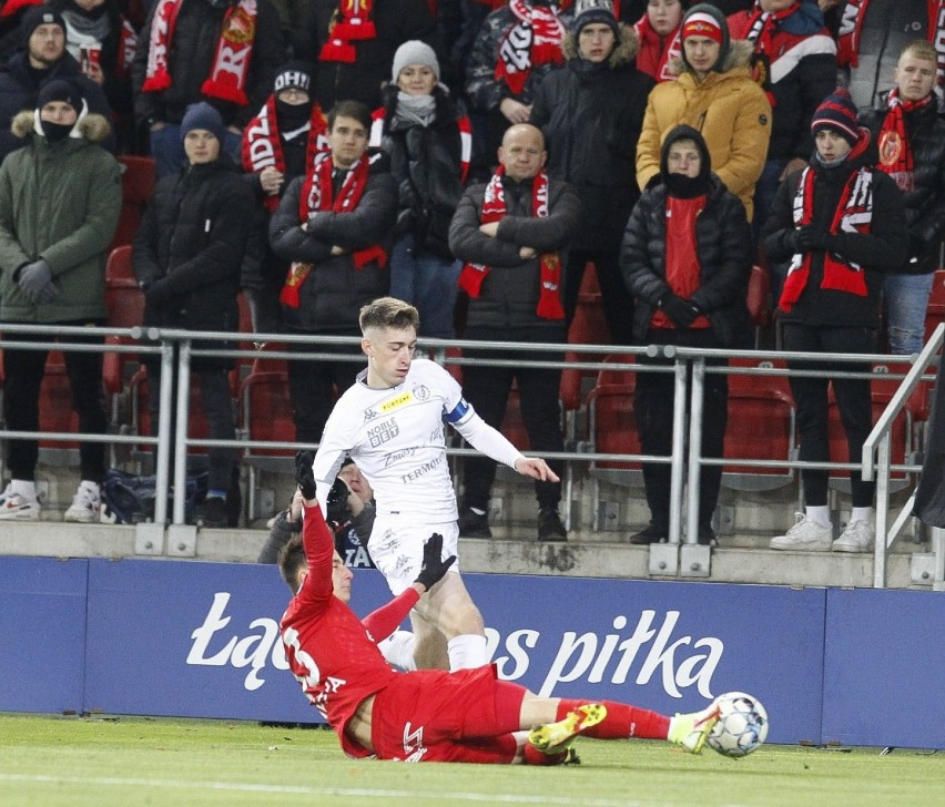 Wisła Kraków w ćwierćfinale Pucharu Polski. „Biała Gwiazda” ograła w Łodzi Widzew!