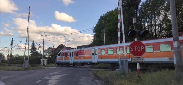 Na trasie Nowa Sól - Bytom Odrzański należy zachować szczególną ostrożność na przejazdach kolejowych.