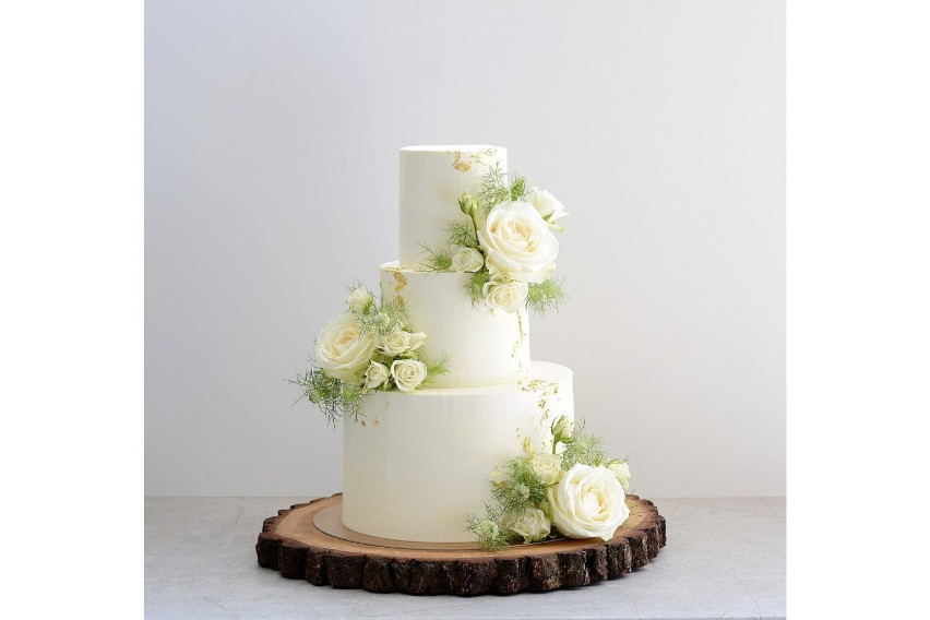 Torty weselne mają być eleganckie z minimalistycznymi...