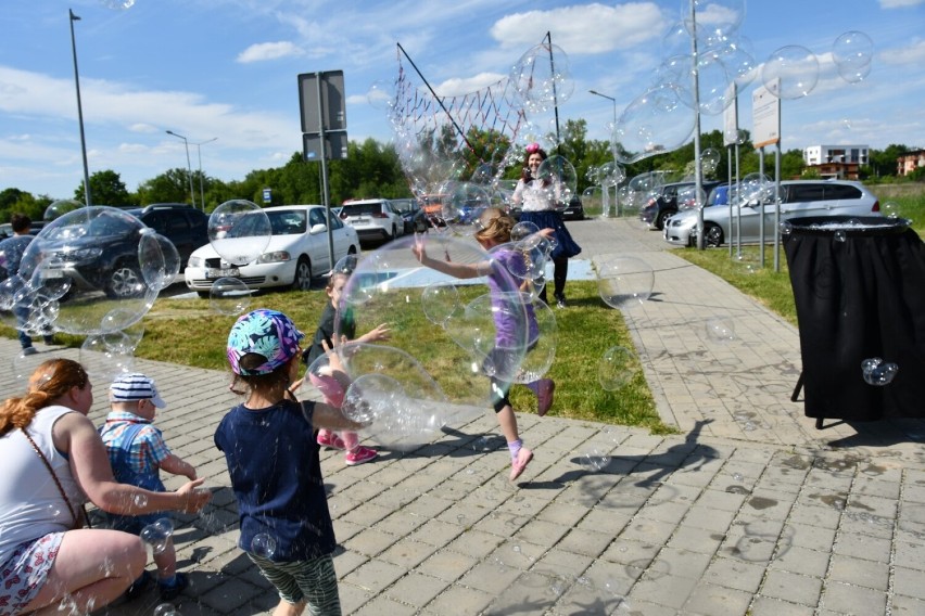 Plaża miejska na Brzozowicy tętni w czerwcu życiem. Ten...