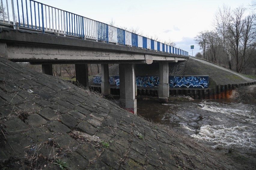 Most na rzece Świder