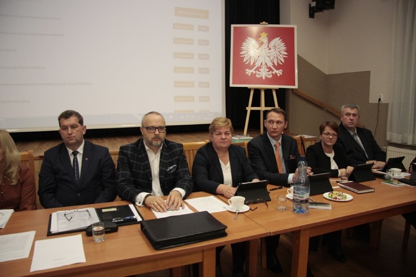 Pierwsza sesja rady gminy Międzybórz (GALERIA I ARTYKUŁ)