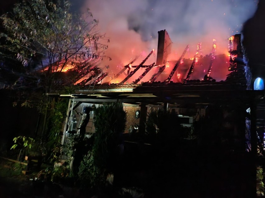 Pomoc samorządu dla pogorzelców z Nowego Chwalimia [zdjęcia]