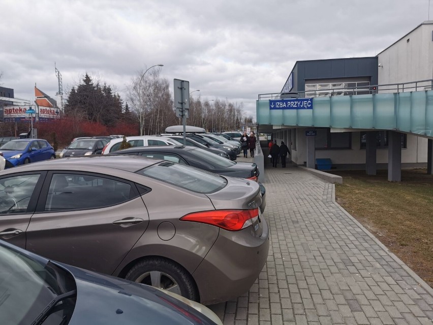 Od środy zapłacimy za parkowanie przed Klinicznym Szpitalem Wojewódzkim nr 2 w Rzeszowie [ZDJĘCIA, WIDEO]