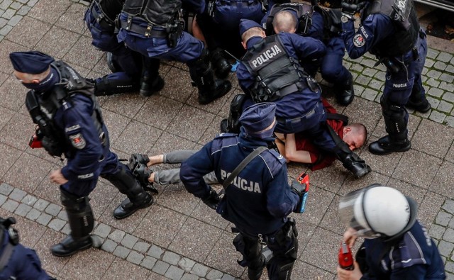 Policja pacyfikuje protest w Gdańsku, 24 października