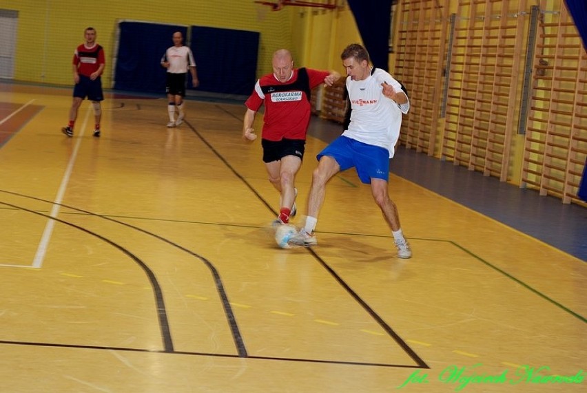 Drużyna Vissmanna liderem IV edycji Choceńskiej Ligi Futsalu [zdjęcia]Po świąteczno-noworocznej przerwie ruszyła na całego Choceńska Liga Futsalu, w której łącznie w dwóch kolejkach 1 i 2 ligi strzelono 142 goli. W pierwszej lidze strzelono 51 goli, a sęd
