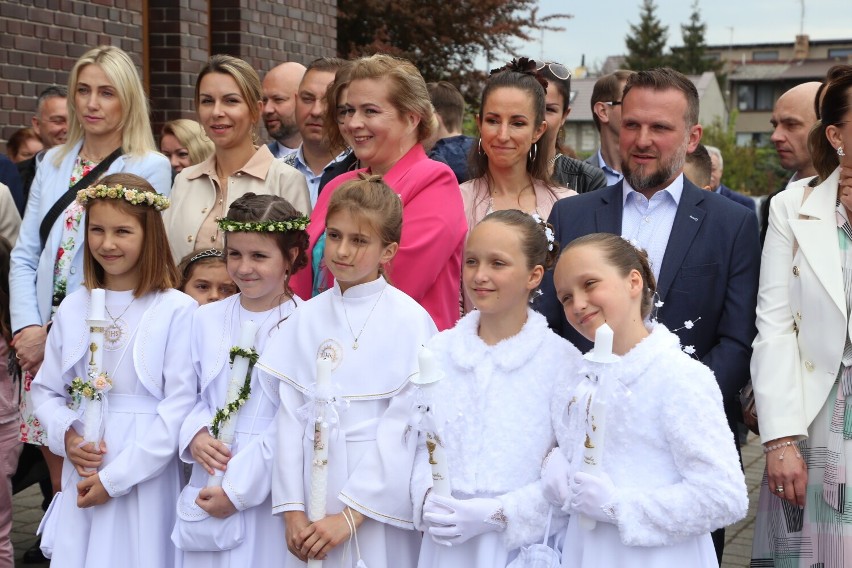 Dzieci z parafii Świętego Józefa Opiekuna Kościoła z Wolsztyna przystąpiły do I Komunii Św. 