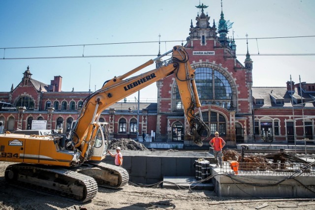Remont stacji Gdańsk Główny - prace na peronie nr 2 ukończone już w 80 proc.