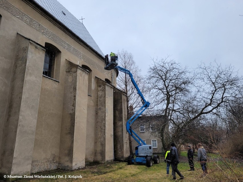 Pierwsze remonty kościoła ewangelickiego w Wieluniu po zmianie właściciela