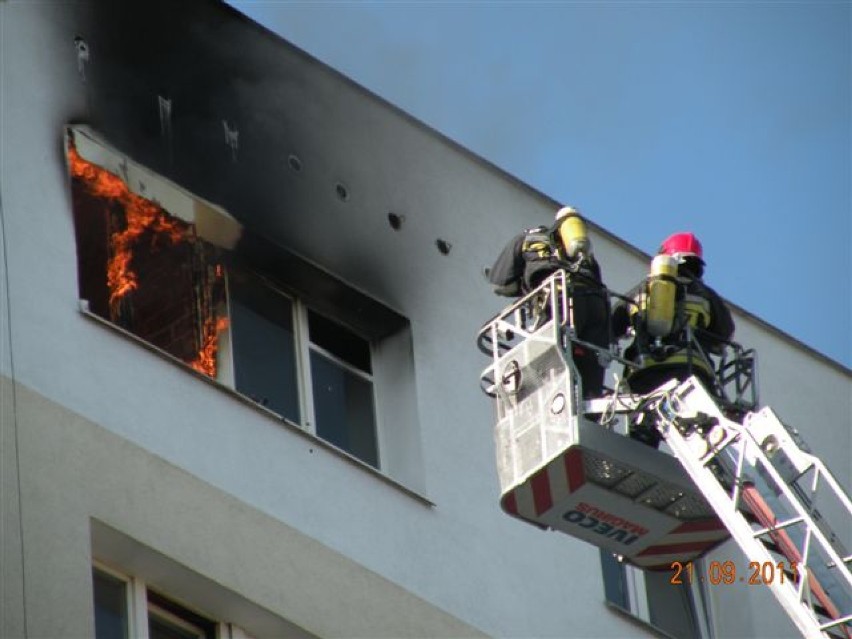 Pożar miał miejsce w bloku przy ul. Pilotów 10 na Zaspie w...