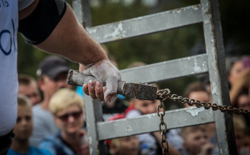 Puchar Strong Man 2016. Zobacz najsilniejszych ludzi w Polsce [ZDJĘCIA]