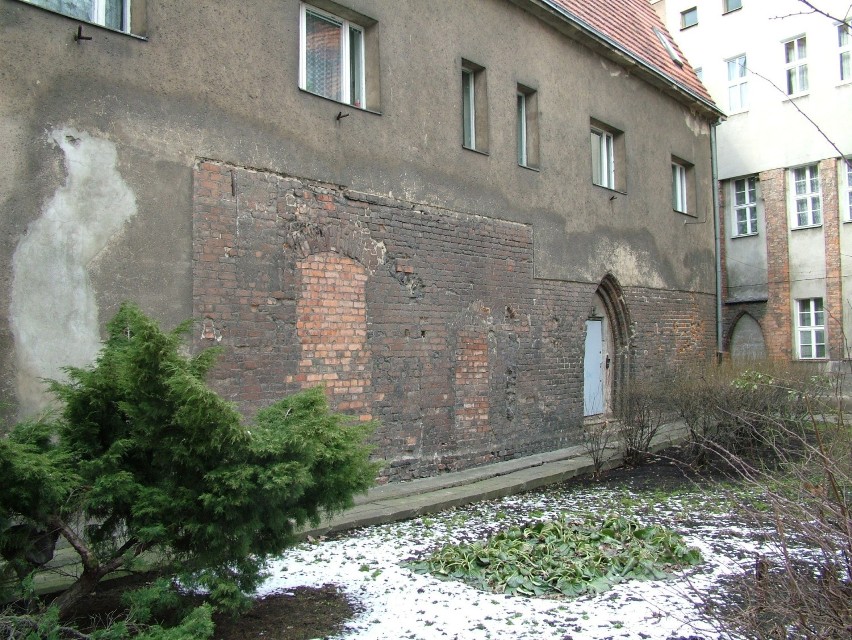 Odkryto średniowieczną kryptę w centrum Szczecina. To fragment najważniejszej świątyni, która nie dotrwała od naszych czasów. ZDJĘCIA    