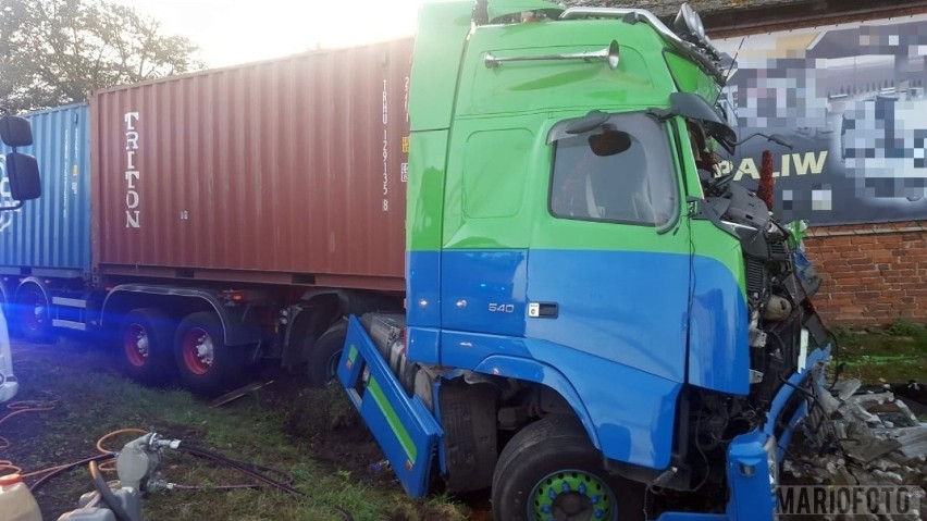 Wypadek w Dębinie na drodze krajowej Kluczbork-Gorzów Śląski. Dwie osoby ranne