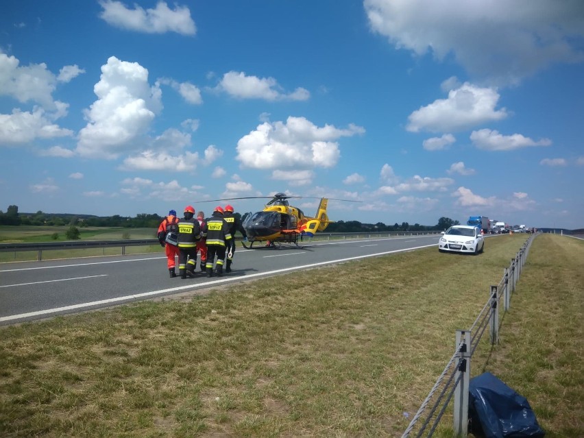 Wypadek na S-8 pod Wieruszowem. Dwie osoby trafiły do szpitala[FOTO]