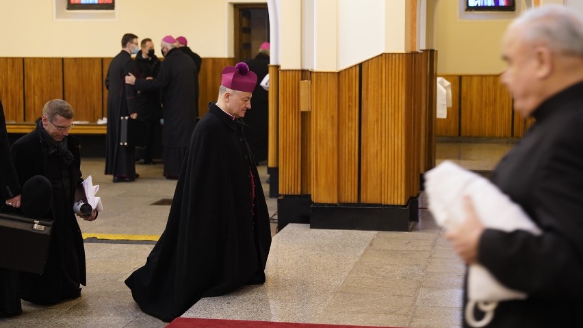 Kościół tarnowski ma nowego biskupa pomocniczego. Ksiądz Artur Ważny przyjął sakrę biskupią [ZDJĘCIA]