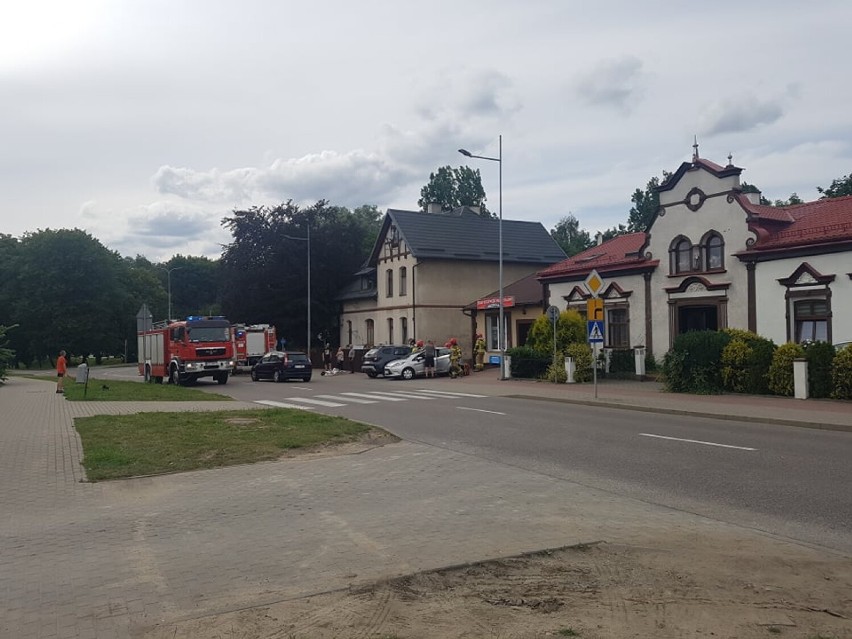 Kościerzyna. Potrącenie dziecka na ul. Dworcowej w Kościerzynie. 11-latka trafiła do szpitala  ZOBACZ ZDJĘCIA