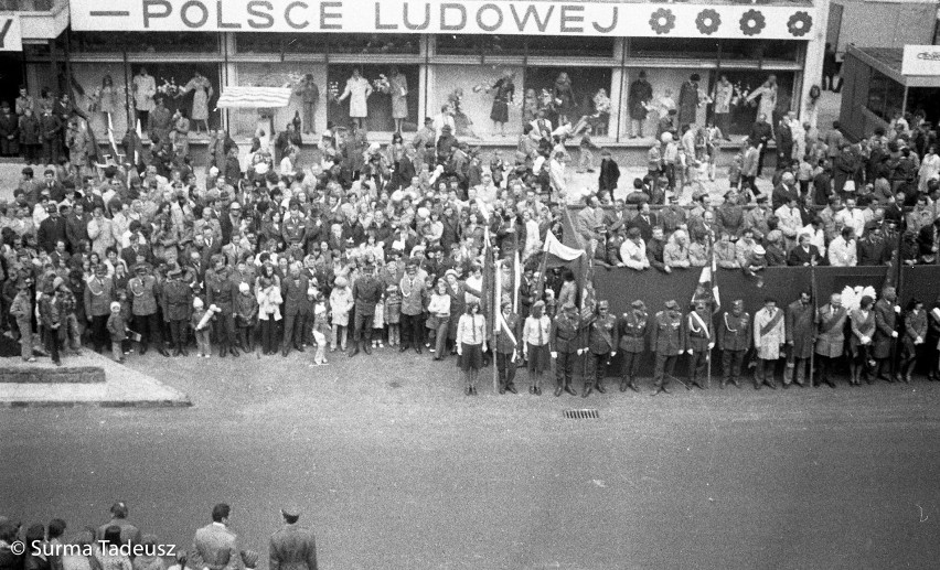 1 maja dawno temu w Stargardzie. W pochodach szły szkoły, zakłady pracy, kluby osiedlowe. Archiwalne zdjęcia 