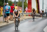 Ocean Lava Triathlon Polska 2020 w Bydgoszczy. Biegali, pływali i jeździli na rowerach [zdjęcia]