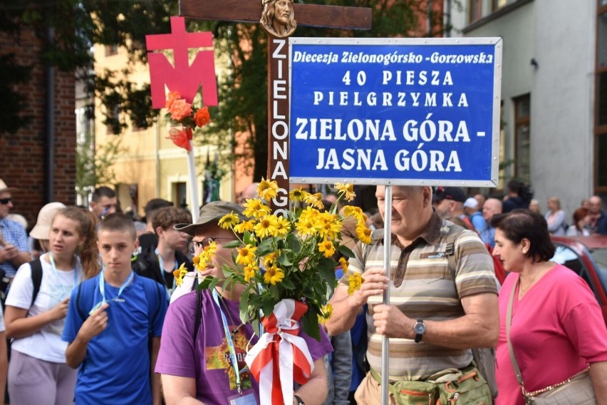 260 osób wyruszyło w 40. pielgrzymce z Zielonej Góry na...