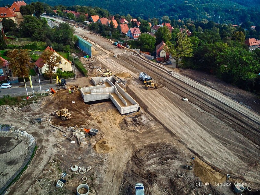 Obwodnica Wałbrzycha: Zobacz, co nowego na budowie przejścia podziemnego przy ulicy Żeromskiego (ZDJĘCIA)