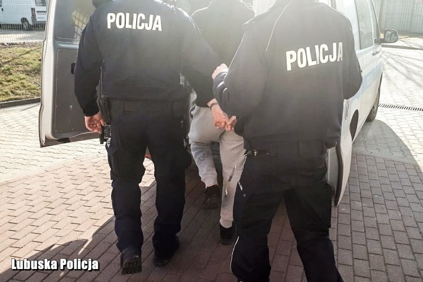 Żagańscy policjanci zatrzymali czterech mężczyzn...