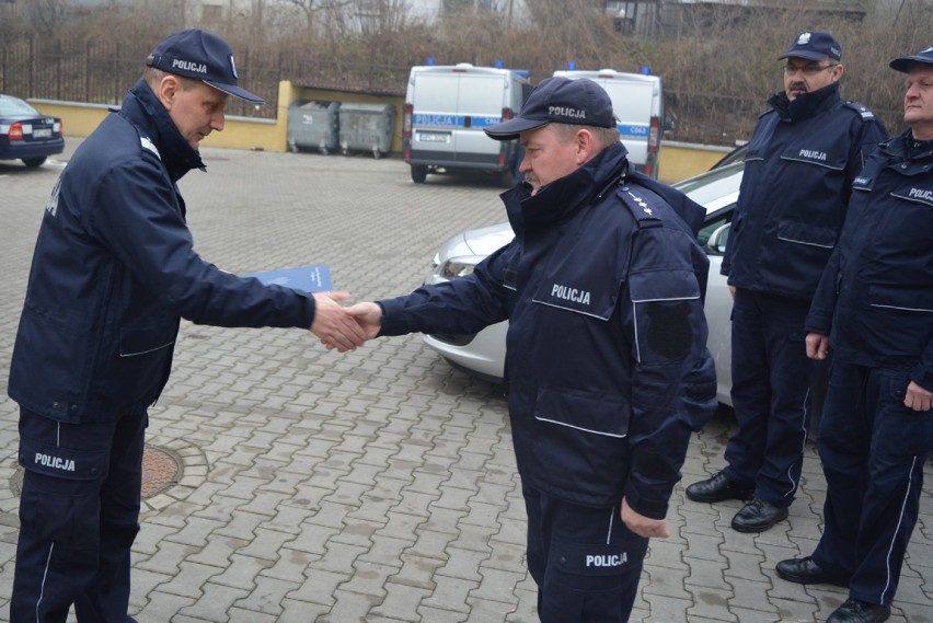 W Radziejowie komendant nagrodził dzielnicowych za wzorową postawę 