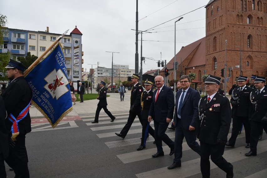 W Lubuskiem mamy ponad 900 zawodowych strażaków.