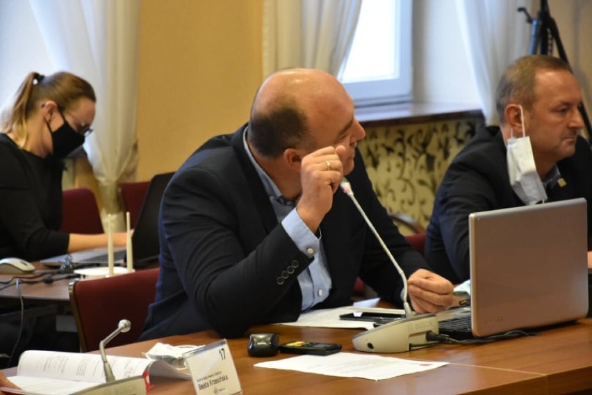 Nadzywczajna Sesja Rady Miasta Oleśnica. Radni mieli rozmawiać o sytuacji w OKR ATOL, ale nie było kworum (NA ŻYWO)