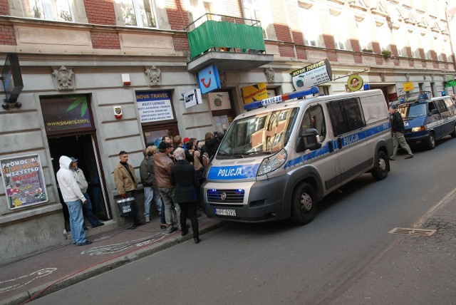 W środę Dawid B. rozpoczął sprzedaż dopalaczy w sklepie w centrum Łodzi. Chwilę później zabrała go policja.