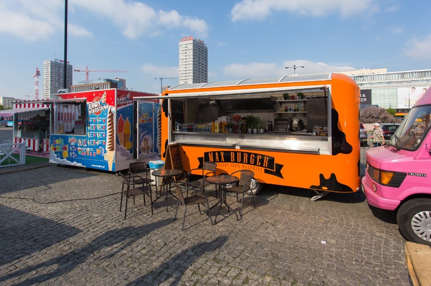 Żarcie na Kółkach karmiło warszawiaków w Noc Muzeów. Kolejny weekend z food truckami za nami