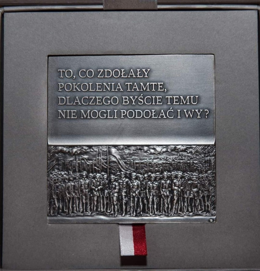  Medal 100 lecia Odzyskania Niepodległości dla Koła Gospodyń Wiejskich z Podstolic [ZDJĘCIA]