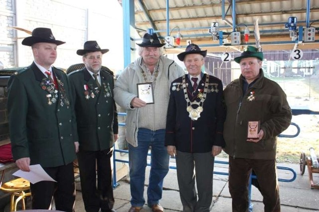 Turniej strzelecki w Dobrzycy - strzelanie o łańcuch generała Augusta Gorzeńskiego