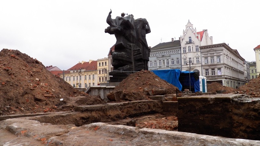 Wykopaliska archeologiczne na Starym Rynku w Bydgoszczy. Podglądamy pracę [zdjęcia, wideo] 