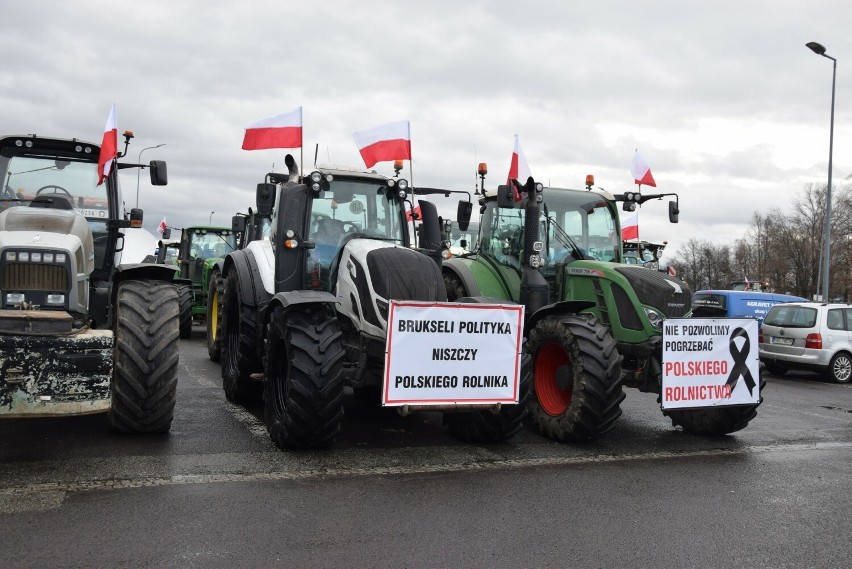 Wiceminister Michał Kołodziejczak przyjechał na rolniczy strajk do Nysy. W proteście na opolskie drogi wyjechało 1,5 tysiąca traktorów