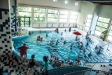 Seniorzy będą pływać w basenie za darmo, ale w wybrane dni i godziny