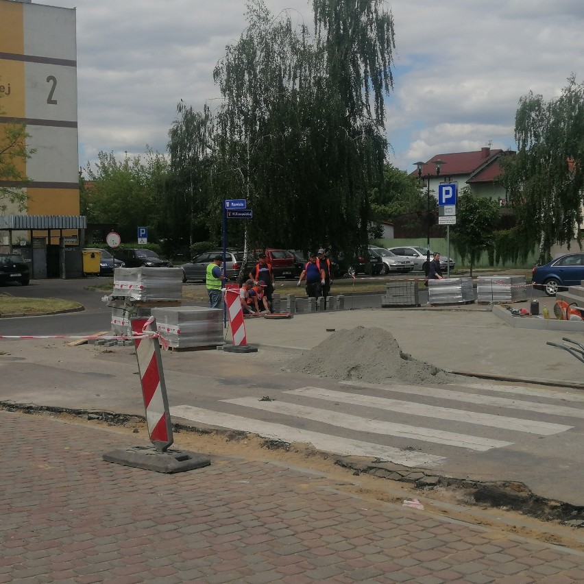 Trwa kompleksowa przebudowa ulicy Mazowieckiej w...