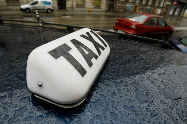 Mniej zapłacisz za przejazd taksówką na dworzec PKP