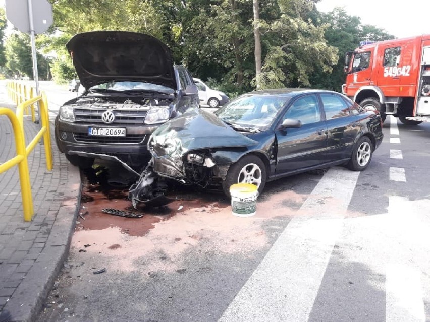 Tczew: zderzenie trzech samochodów osobowych w Nicponi 