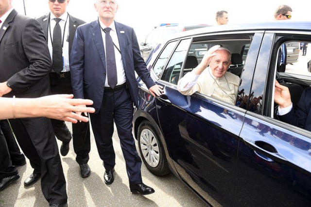Papież Franciszek na Jasną Górę dotrze samochodem, a nie śmigłowcem