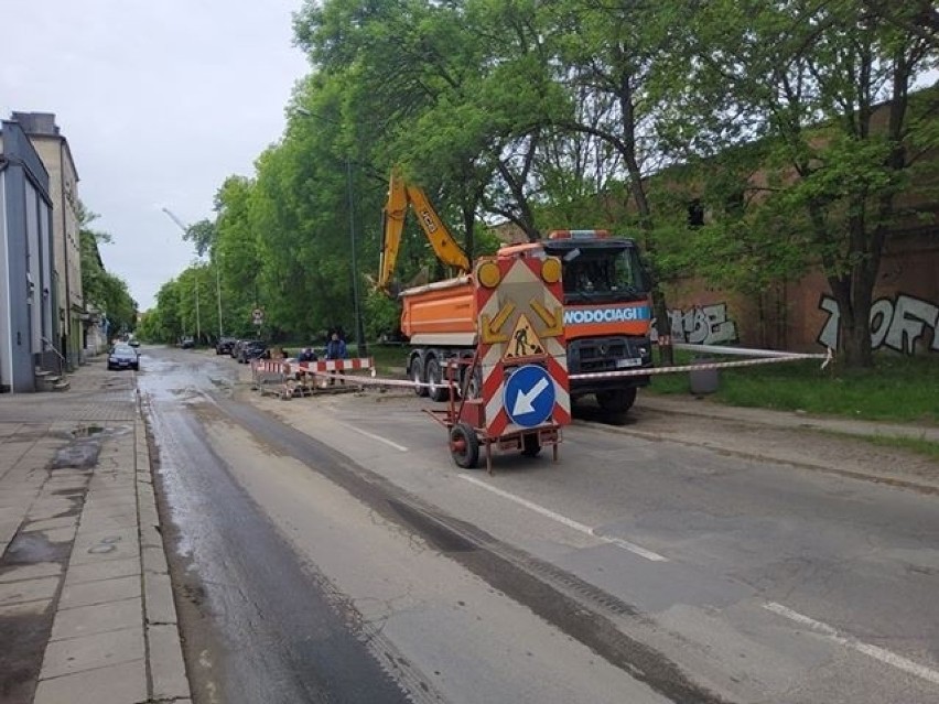 Na odcinku między ul. Milionową i Rawską zajęty jest jeden...