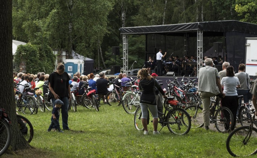 Pałac Kultury Zagłębia zaprasza na cykl letnich koncertów i...