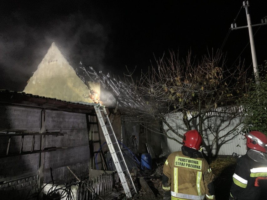 Pożar poddasza budynku gospodarczego w Sowinie