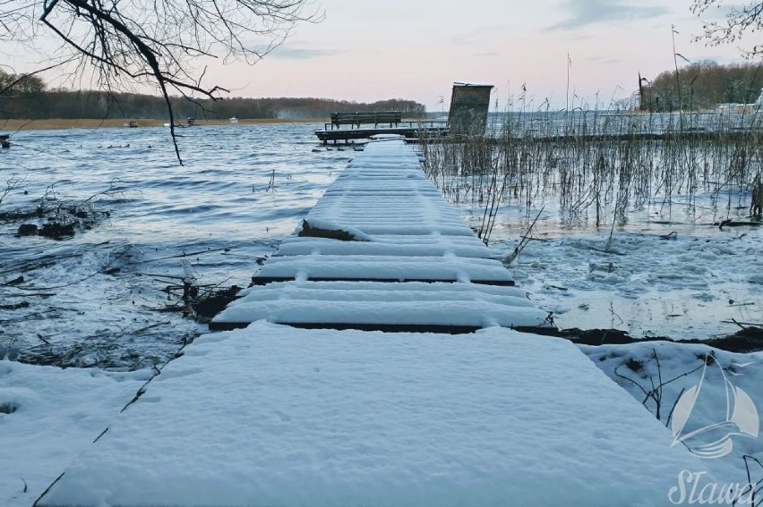 Jezioro Sławskie i Sława w pięknej, zimowej odsłonie. Zobaczcie te magiczne zdjęcia