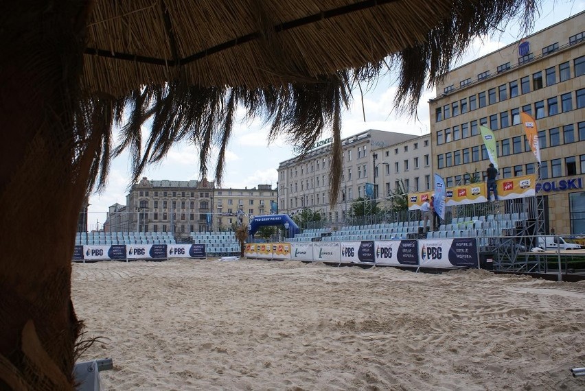 Siatkarska plaża przenosi się do Poznania [ZDJĘCIA]
