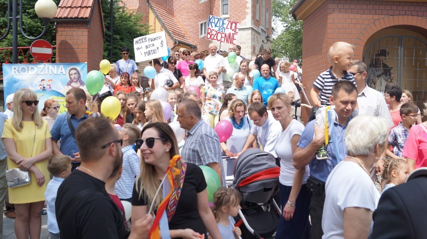 Marsz dla życia i rodziny w Wodzisławiu: przyszły tłumy