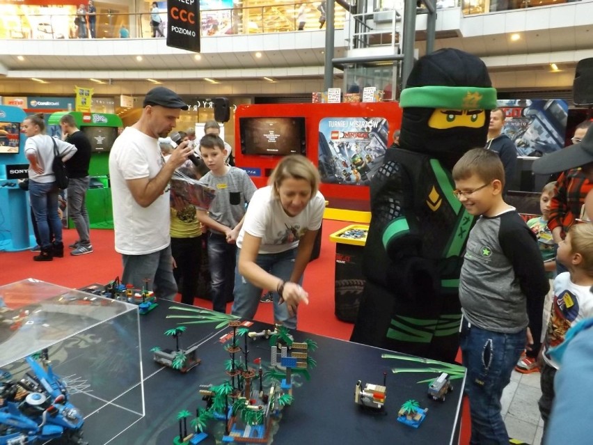 Fani Lego Ninjago bawili się w kieleckiej Galerii Korona 