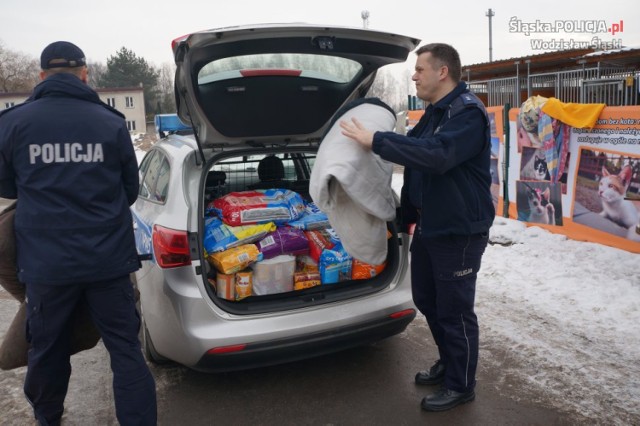 Policja w Wodzisławiu Śląskim zbierała karmę dla zwierząt