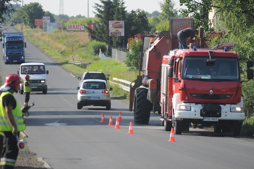 Pożar kombajnu w Borgowie. Na drodze 434, 18 lipca płonął...