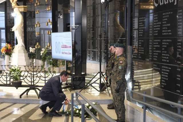 Konferencję w kaplicy znajdującej się w Sanktuarium Maryi Gwiazdy Nowej Ewangelizacji i św. Jana Pawła II, zorganizowała fundacja Lux Veritatis oraz Akademia Kultury Społecznej i Medialnej. Wśród uczestników byli ambasador Izraela w Polsce dr Yacov Livne, dyrektor generalny Ministerstwa Kultury i Dziedzictwa Narodowego Jarosław Czuba, prezes Instytutu Pamięci Narodowej dr Karol Nawrocki, wiceprzewodniczący polsko-izraelskiej grupy parlamentarnej poseł Jan Krzysztof Ardanowski (PiS), prezydent Torunia Michał Zaleski i jego zastępca Adrian Mól.